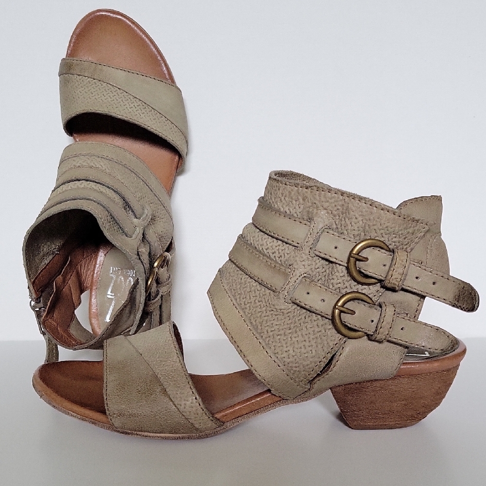 Miz Mooz Cyrus Green Leather Buckle Sandals Size 40